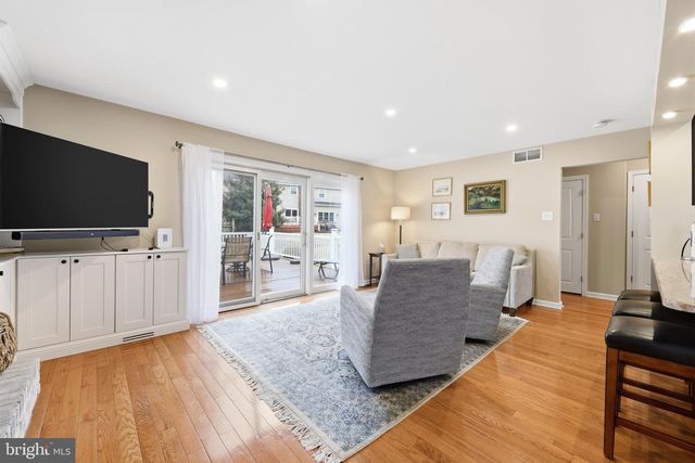 1023 RED OAK DR, Cherry Hill, NJ 08003