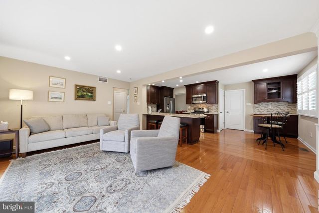 1023 RED OAK DR, Cherry Hill, NJ 08003