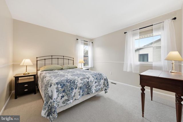 1023 RED OAK DR, Cherry Hill, NJ 08003