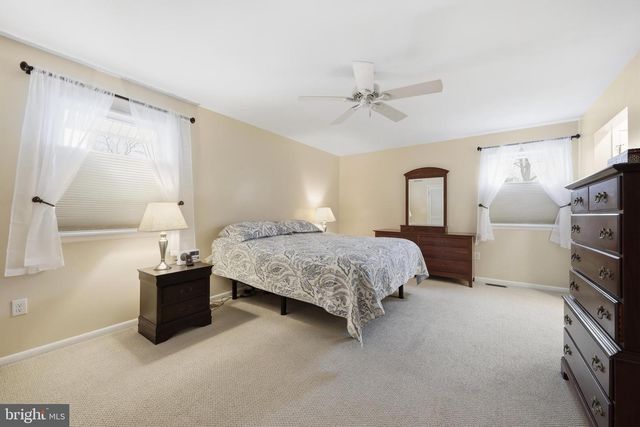 1023 RED OAK DR, Cherry Hill, NJ 08003