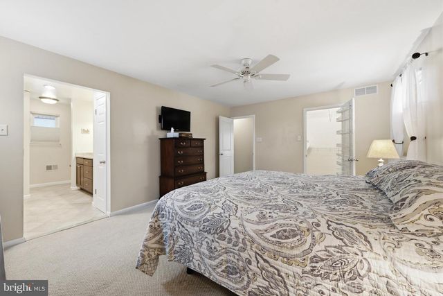 1023 RED OAK DR, Cherry Hill, NJ 08003