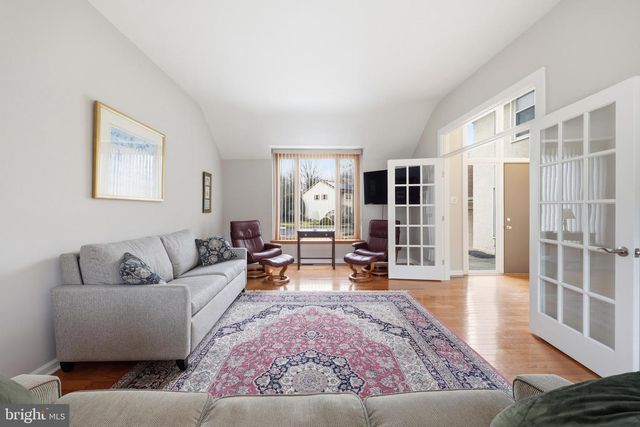 1023 RED OAK DR, Cherry Hill, NJ 08003