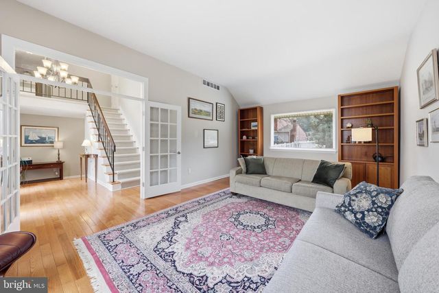 1023 RED OAK DR, Cherry Hill, NJ 08003