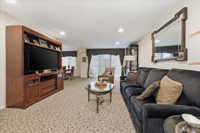 99 S Park Avenue 224, Rockville Centre, NY 11570