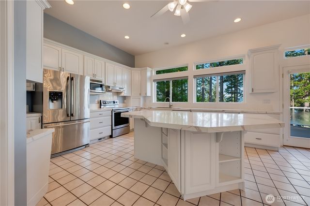17340 Maple Lane, La Conner, WA 98257