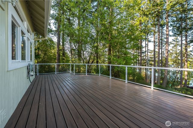 17340 Maple Lane, La Conner, WA 98257