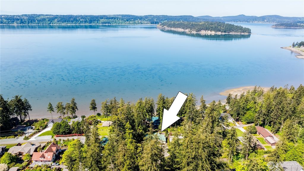 17340 Maple Lane, La Conner, WA 98257