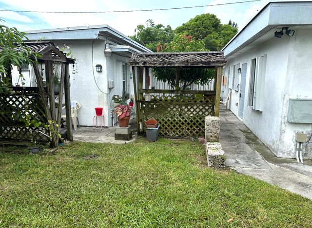 31 SW 10th Street 1, Dania Beach, FL 33004