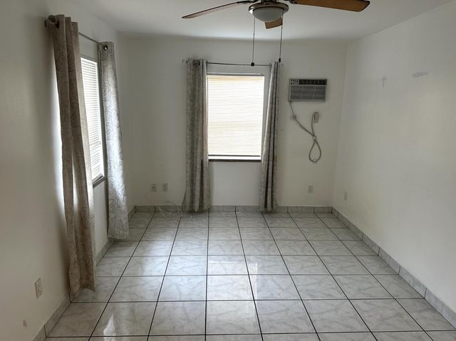 31 SW 10th Street 1, Dania Beach, FL 33004