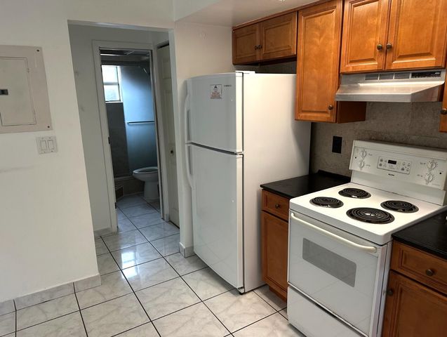 31 SW 10th Street 1, Dania Beach, FL 33004