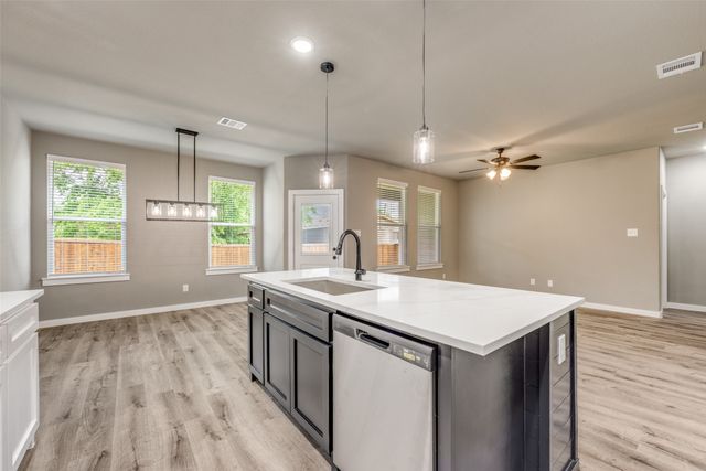 706 Turner Street, Wolfe City, TX 75496