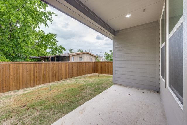 706 Turner Street, Wolfe City, TX 75496