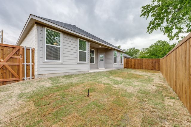 706 Turner Street, Wolfe City, TX 75496