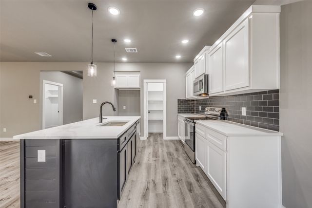 706 Turner Street, Wolfe City, TX 75496