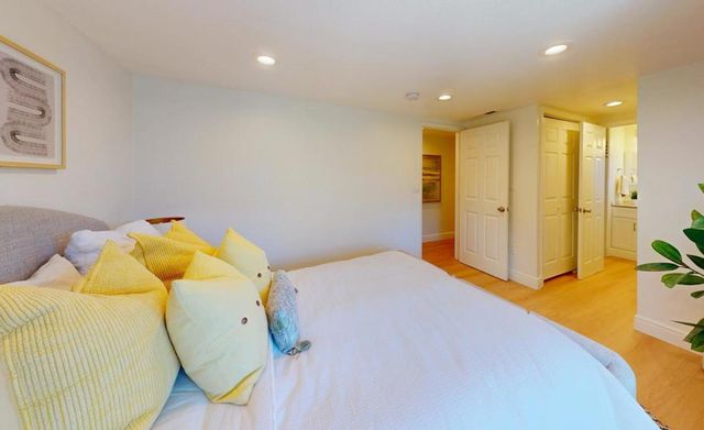 696 Lakehaven Drive, Sunnyvale, CA 94089