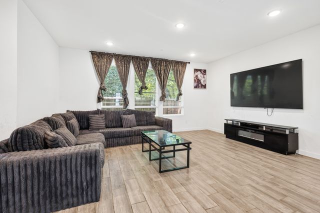 4539 Hogans Alley Drive, Arlington, TX 76001