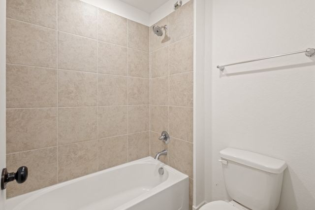 4539 Hogans Alley Drive, Arlington, TX 76001
