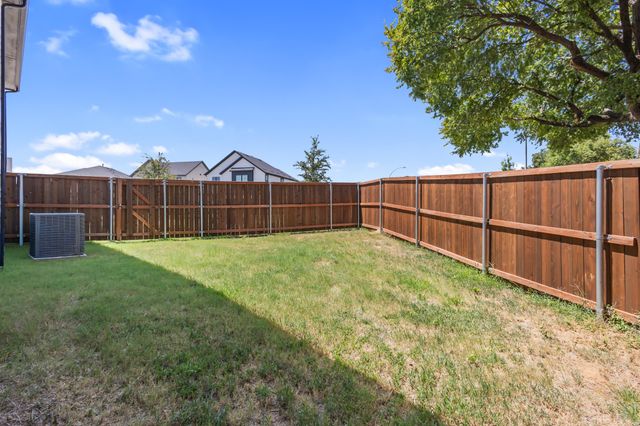 4539 Hogans Alley Drive, Arlington, TX 76001