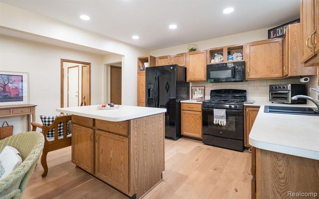 6821 Carriage Creek Drive, Washington, MI 48094