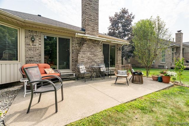 6821 Carriage Creek Drive, Washington, MI 48094