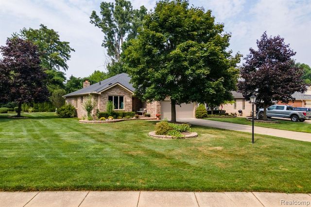 6821 Carriage Creek Drive, Washington, MI 48094