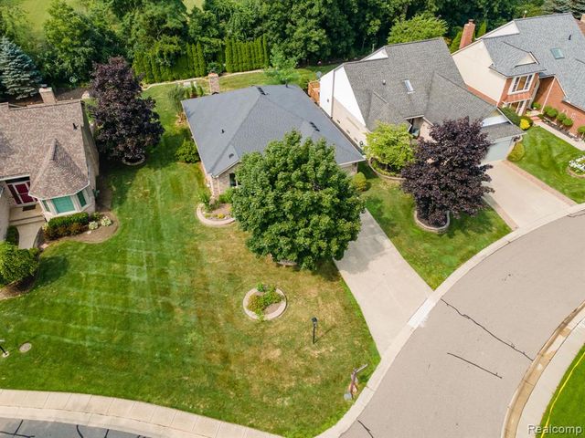 6821 Carriage Creek Drive, Washington, MI 48094