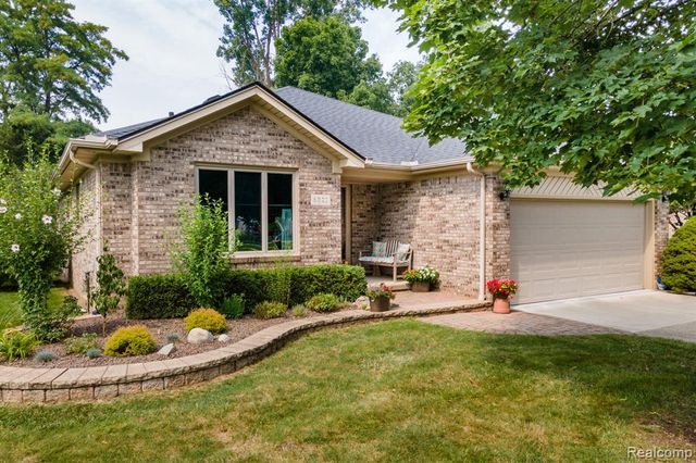 6821 Carriage Creek Drive, Washington, MI 48094