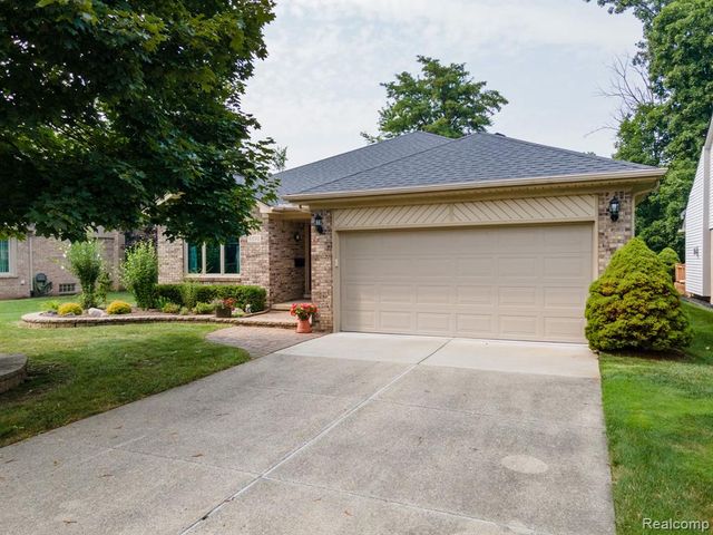 6821 Carriage Creek Drive, Washington, MI 48094