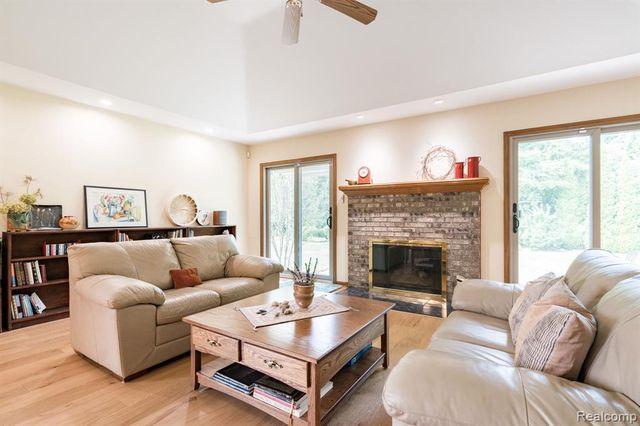 6821 Carriage Creek Drive, Washington, MI 48094