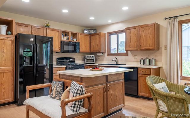 6821 Carriage Creek Drive, Washington, MI 48094