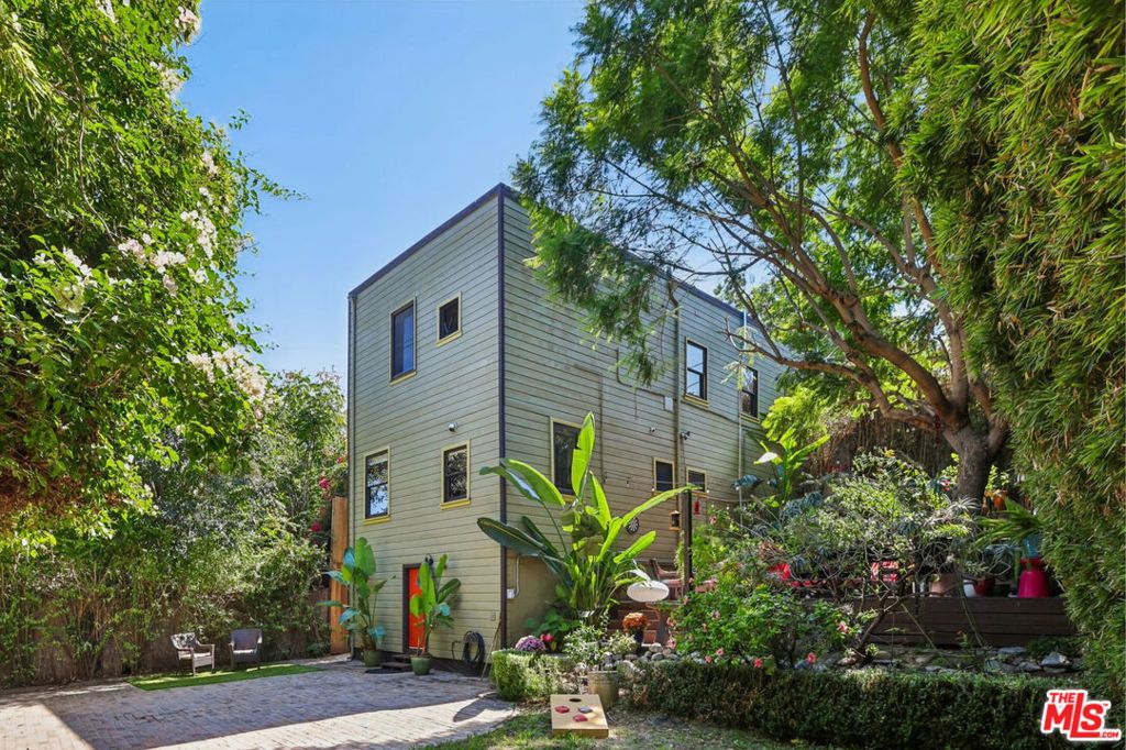 954 E Edgeware Road, Los Angeles, CA 90026 — exterior