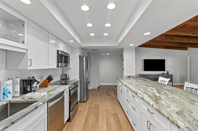 200 120TH AVENUE W 8A, Treasure Island, FL 33706