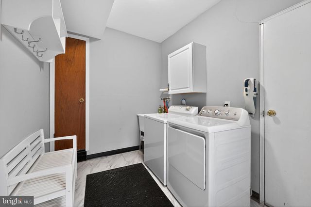 9033 LYKENS LN, Philadelphia, PA 19128