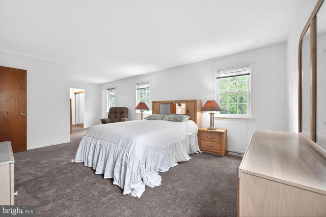9033 LYKENS LN, Philadelphia, PA 19128