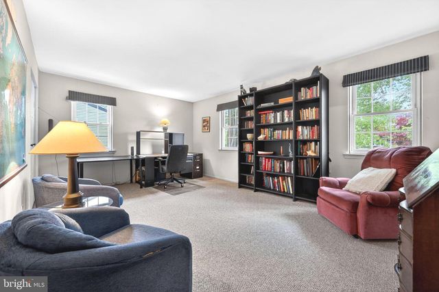 9033 LYKENS LN, Philadelphia, PA 19128