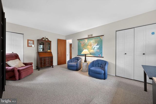 9033 LYKENS LN, Philadelphia, PA 19128