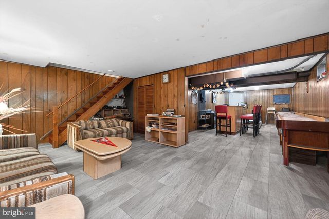 9033 LYKENS LN, Philadelphia, PA 19128