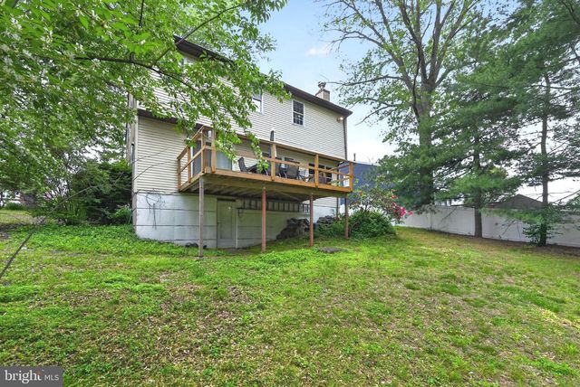 9033 LYKENS LN, Philadelphia, PA 19128