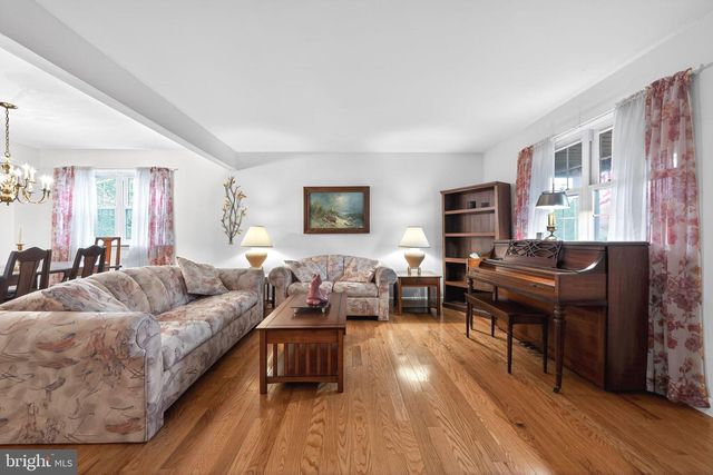 9033 LYKENS LN, Philadelphia, PA 19128