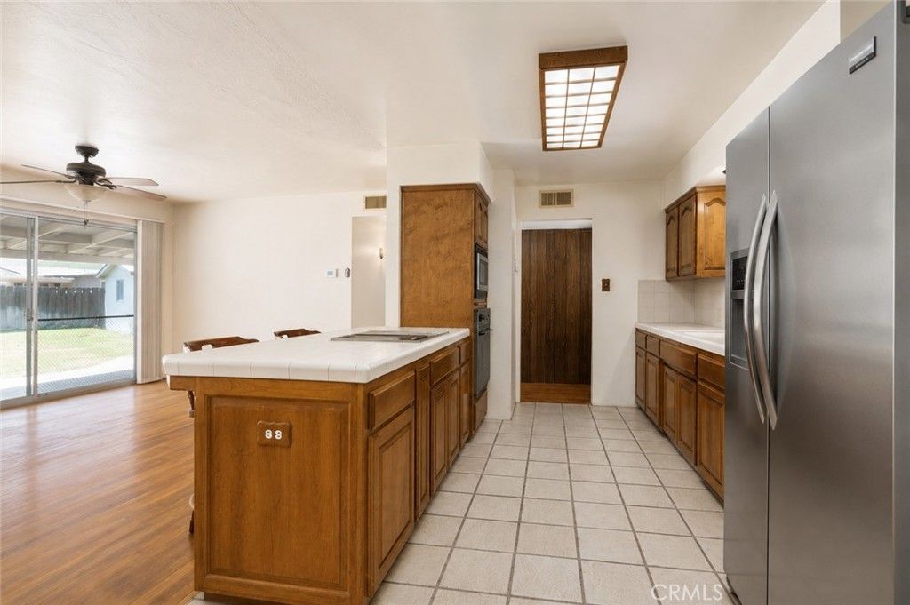 Image 9 of property listing at 467 Brimmer, Merced, CA 95341