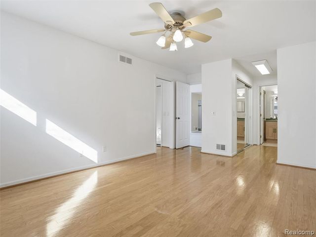 216 Country Club Drive, Saint Clair Shores, MI 48082