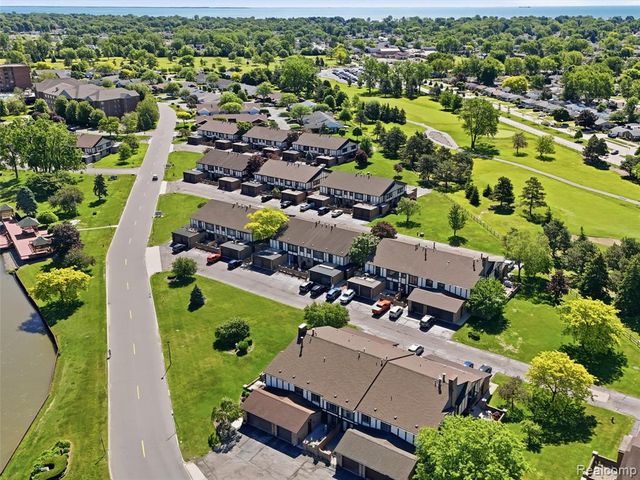 216 Country Club Drive, Saint Clair Shores, MI 48082