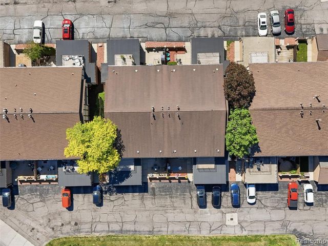 216 Country Club Drive, Saint Clair Shores, MI 48082