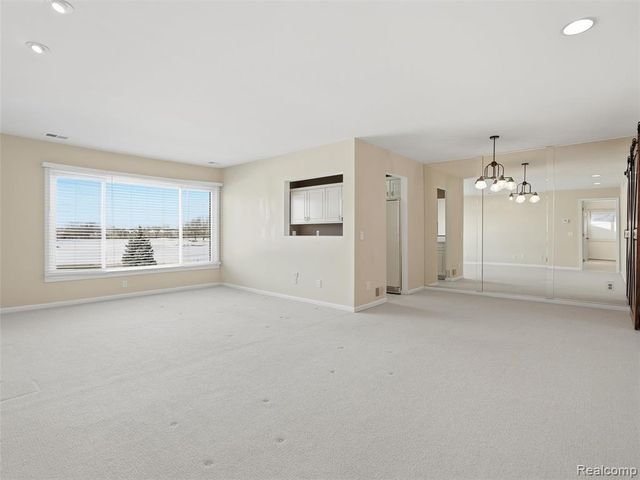 216 Country Club Drive, Saint Clair Shores, MI 48082