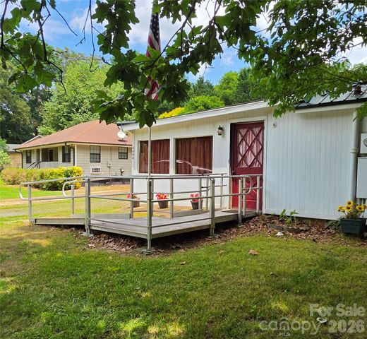 6400 Market Street, Charlotte, NC 28215