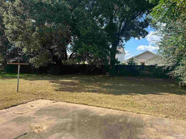 206 N Garfield Dr, Pensacola, FL 32505