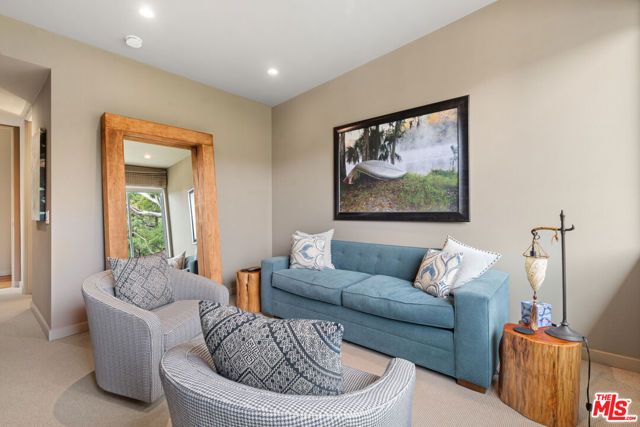 2207 Bowmont Drive, Beverly Hills, CA 90210