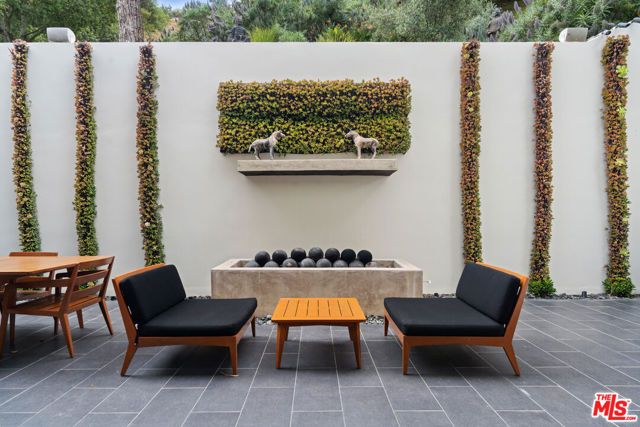 2207 Bowmont Drive, Beverly Hills, CA 90210