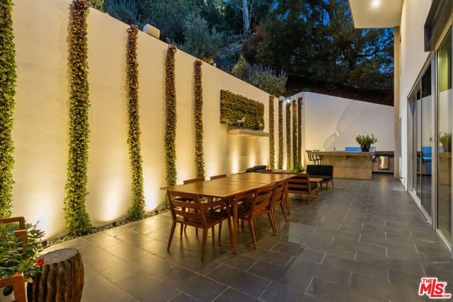 2207 Bowmont Drive, Beverly Hills, CA 90210