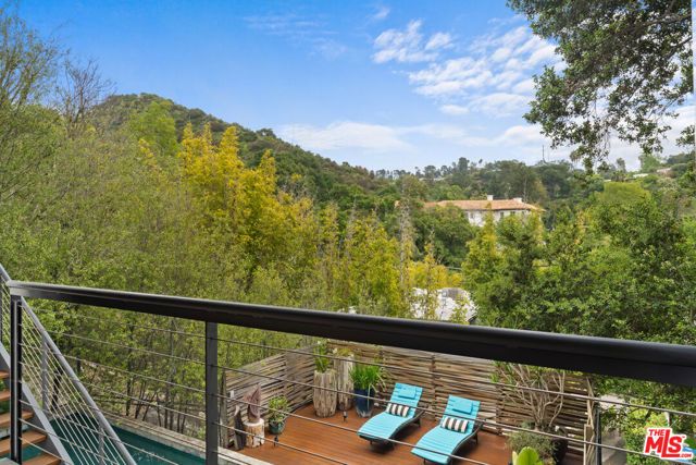 2207 Bowmont Drive, Beverly Hills, CA 90210